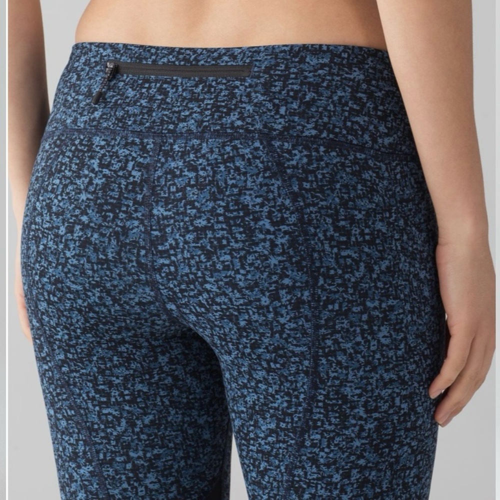 Women’s Lululemon Pace Rival Crop (22") Daisy Dust Illuminight Black Size 12